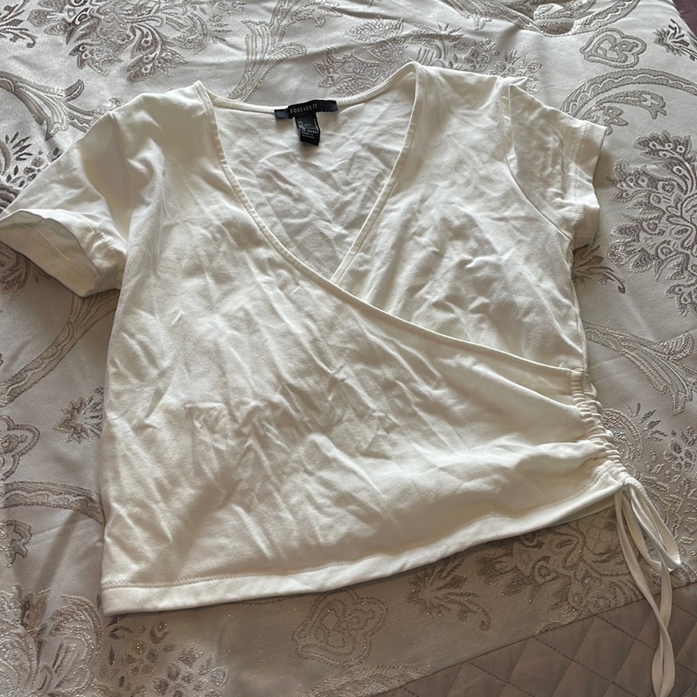 White adjustable shirt